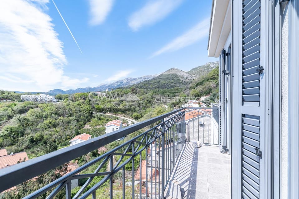 Sunset Pethouse Apartment in Pržno Apartment in Budva Municipality
