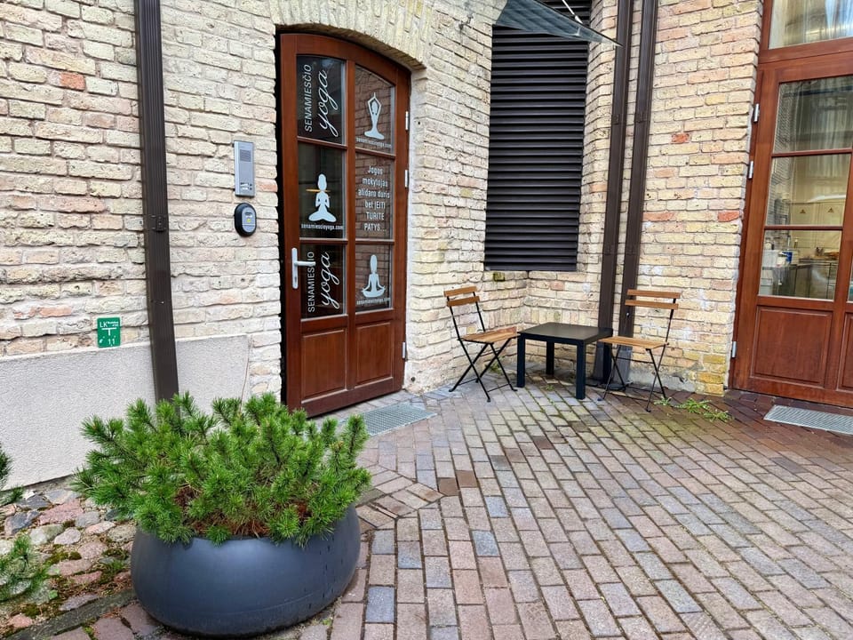 Property building, Patio, Day