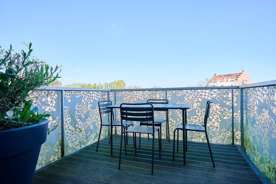 View (from property/room), Balcony/Terrace, Dining area