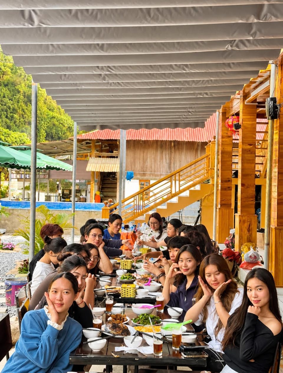 Day, group of guests