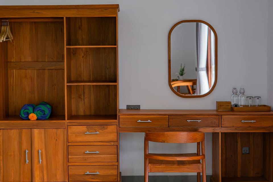 Bedroom, wardrobe