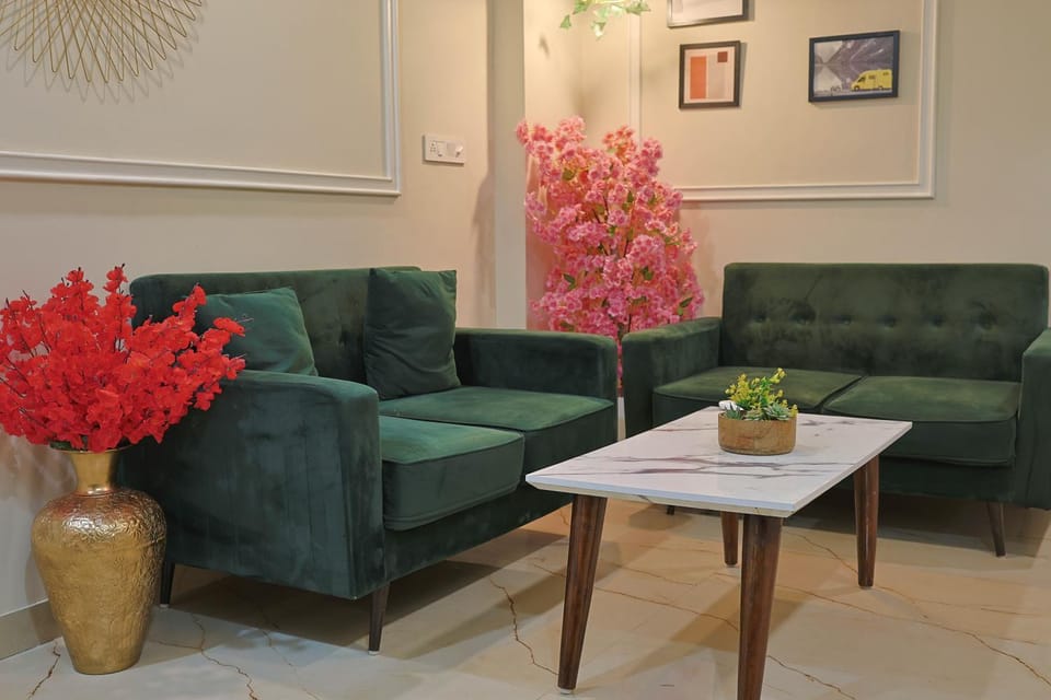 Luxury 1BHK Retreat near golf course rd & metro Apartment in Gurugram