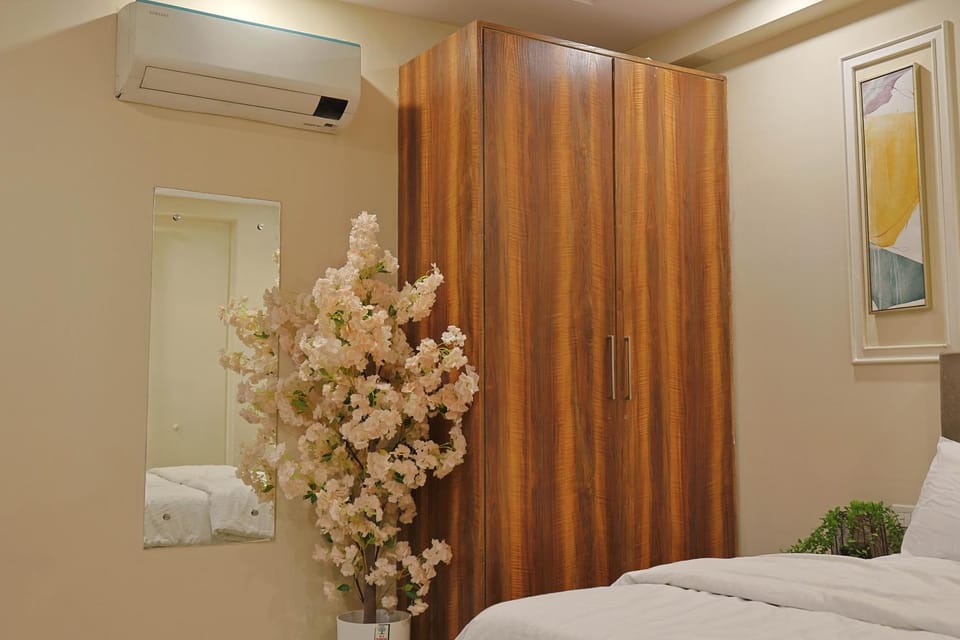 Luxury 1BHK Retreat near golf course rd & metro Apartment in Gurugram