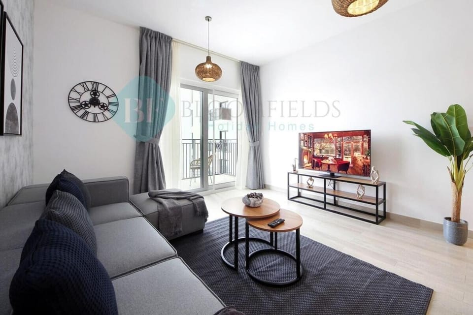 1br Canal View in Waters Edge Yas Apartment in Abu Dhabi