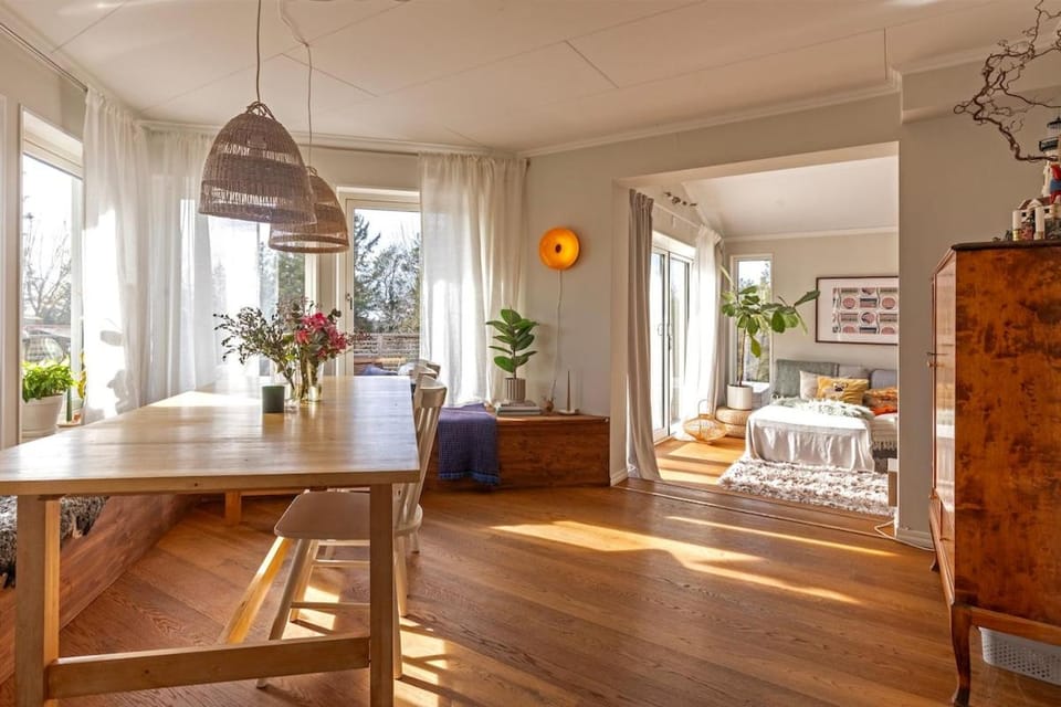 Wonderful view of the treetops next to the golf course, 4 bedrooms Villa in Stockholm County