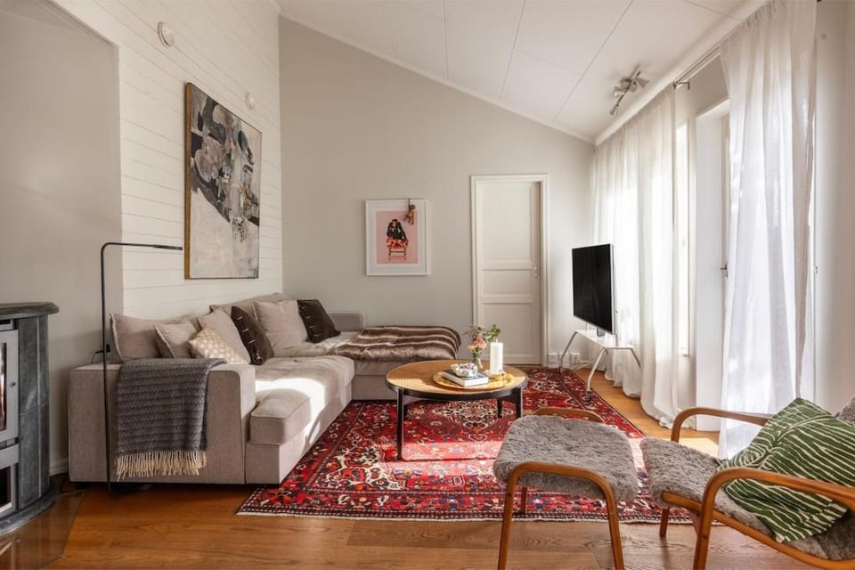 Wonderful view of the treetops next to the golf course, 4 bedrooms Villa in Stockholm County