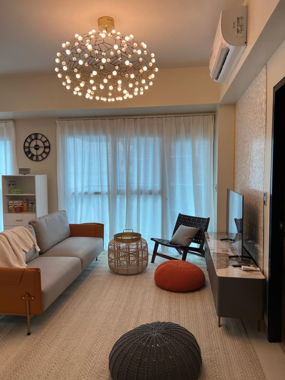 TV and multimedia, Living room, Evening entertainment
