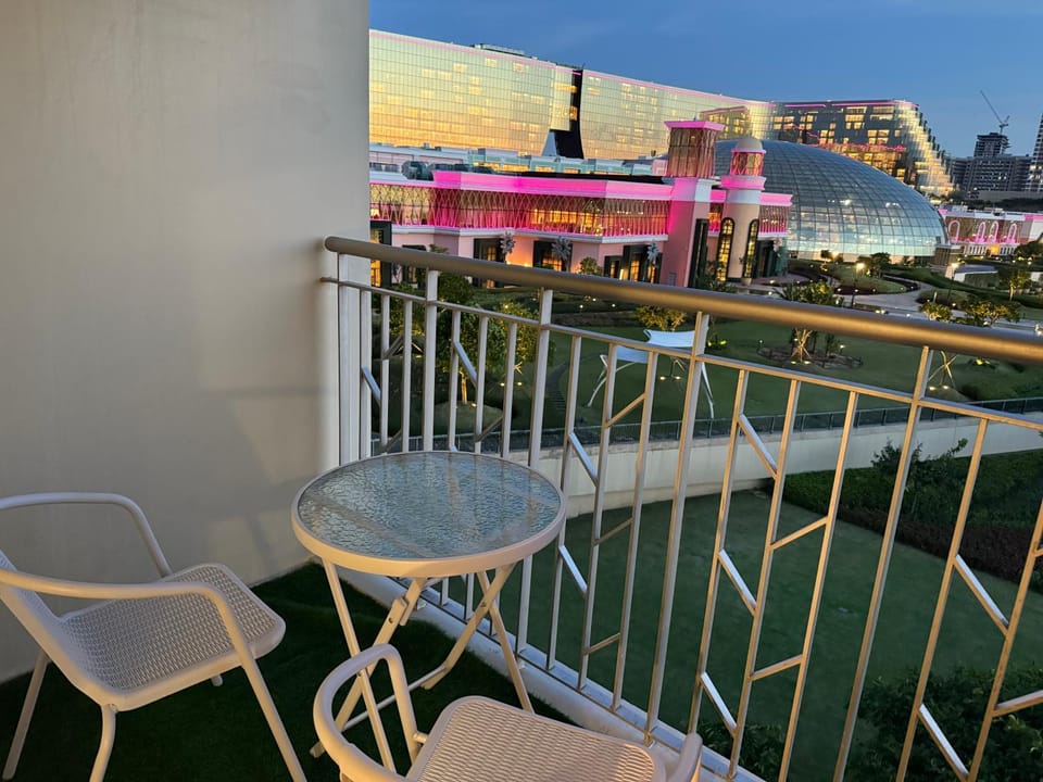 Patio, Balcony/Terrace, Living room, Seating area, City view