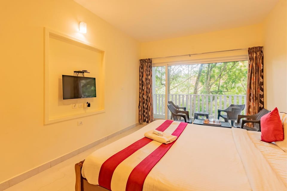 Bed, TV and multimedia, View (from property/room), Balcony/Terrace, Photo of the whole room, Bedroom