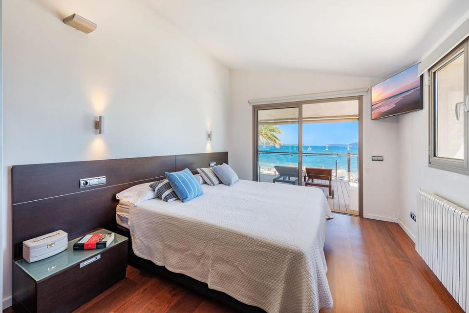 Bedroom, Sea view