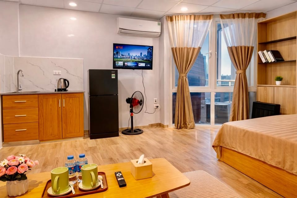 Bed, TV and multimedia, Coffee/tea facilities, Kitchen or kitchenette, Photo of the whole room, Bedroom, fireplace, air conditioner