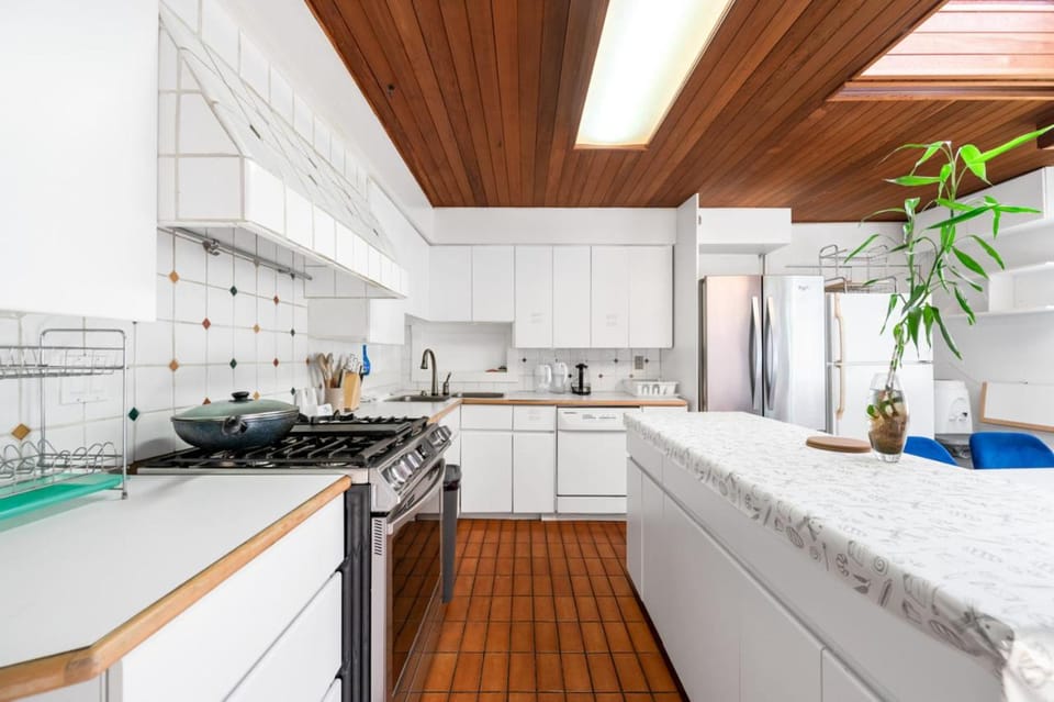 Cozy Private 1BR Suite in Quiet Richmond Home Bed and Breakfast in Richmond