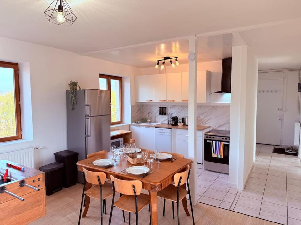 Deux chambres - Spacieux avec espace de jeux Apartment in Bourgogne-Franche-Comté