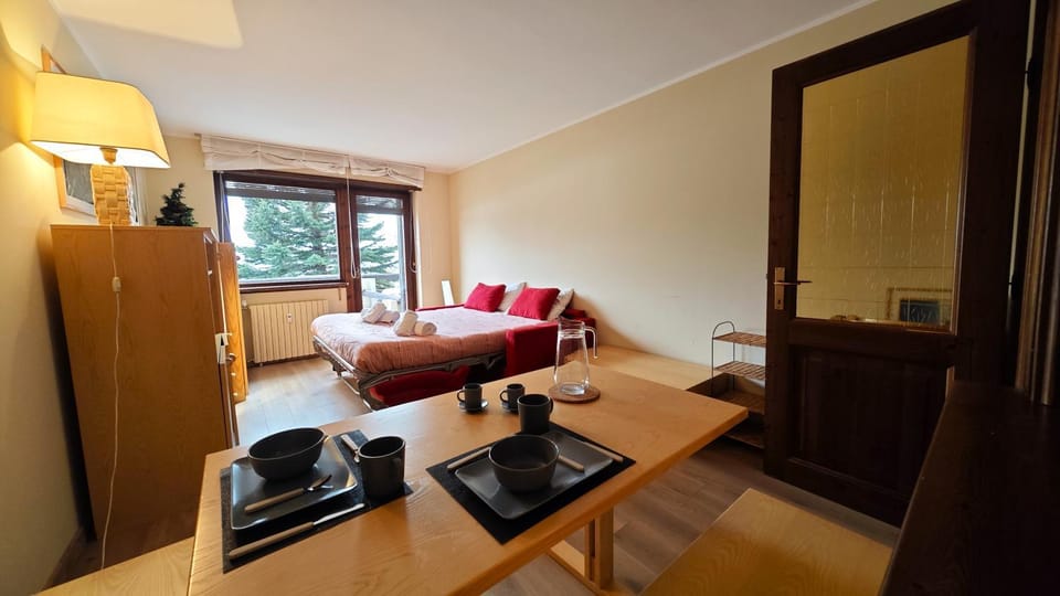 Hostdomus - Little Garden Apartment in Sestriere