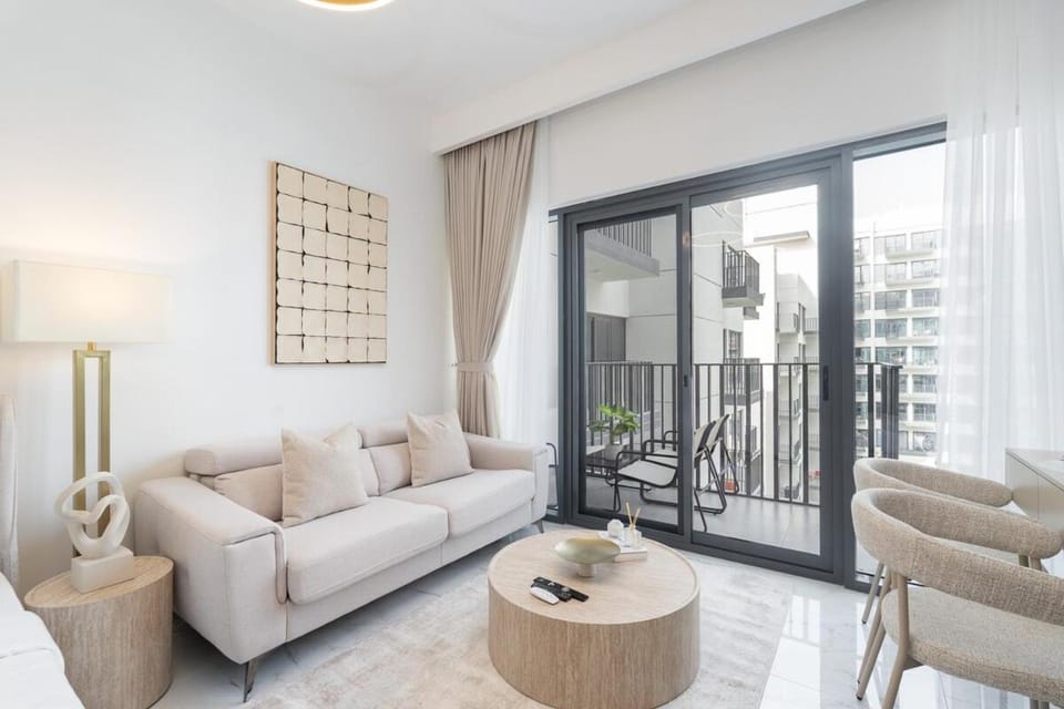 Your Cozy Dubai Stay, Azizi Mirage Studio City Apartment in Dubai