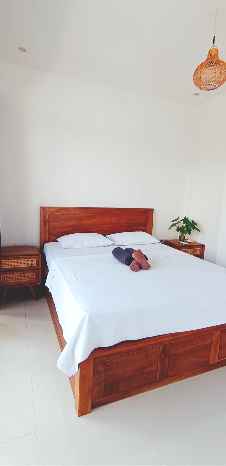 Photo of the whole room, Bedroom