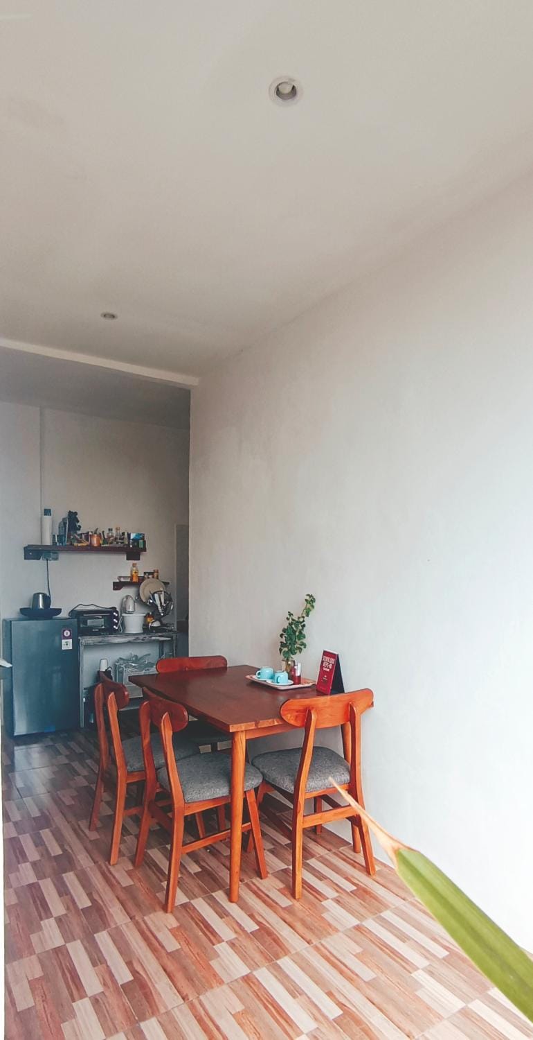 Kitchen or kitchenette, Living room, Seating area