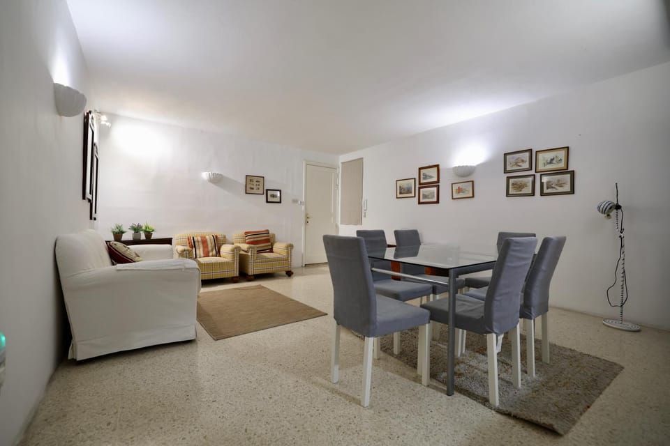 St Julians Terrace Retreat Apartment in Saint Julians