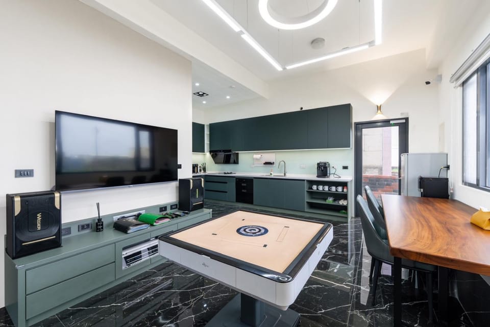 Communal lounge/ TV room