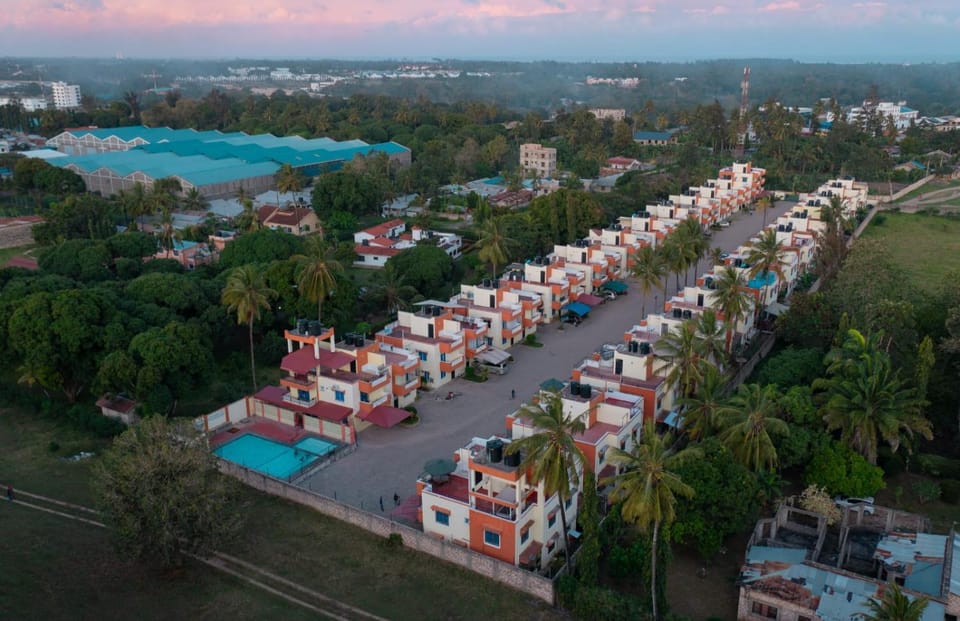 Neighbourhood, Street view
