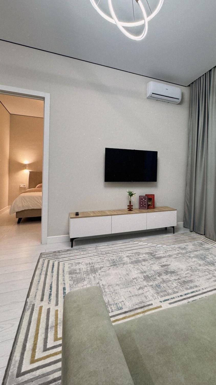 Bed, TV and multimedia, air conditioner