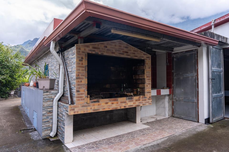 Property building, Day, BBQ facilities, BBQ facilities