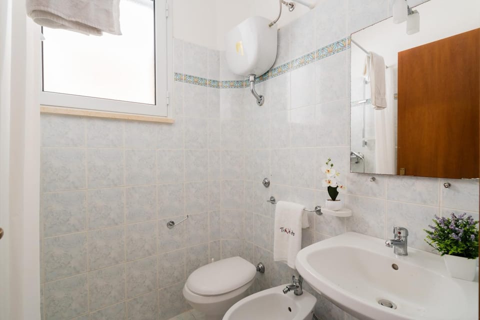 Bathroom, Living room