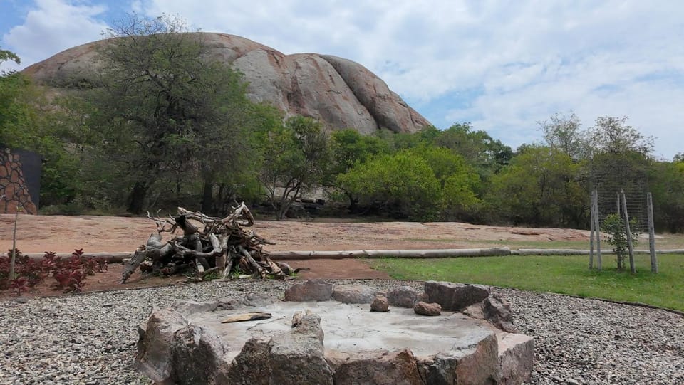 Nearby landmark, Day, BBQ facilities, Mountain view