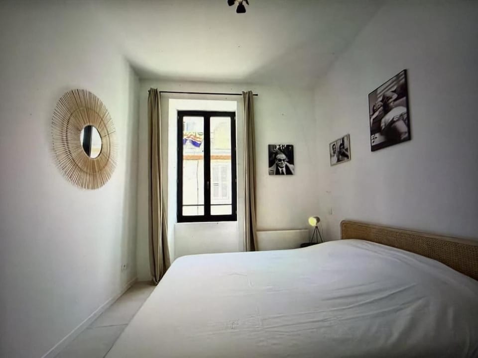 Au cinema Apartment in Nimes
