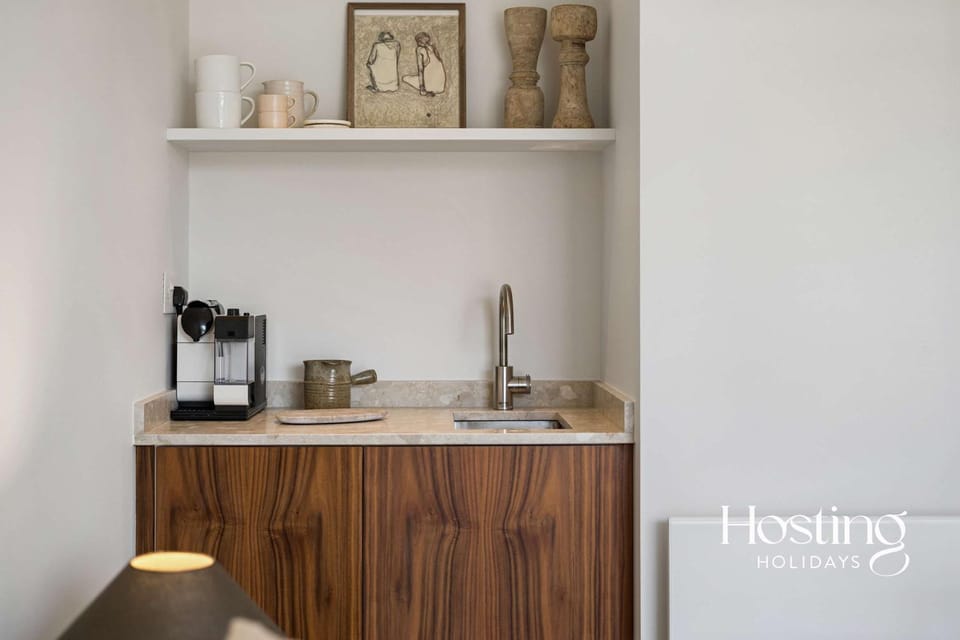 Coffee/tea facilities, Kitchen or kitchenette