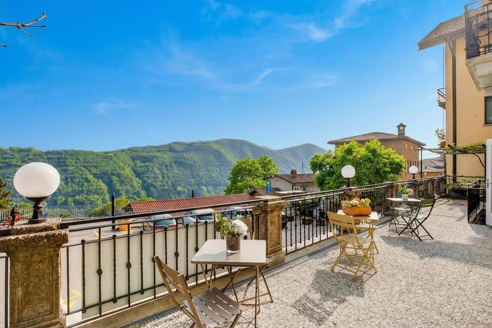 Balcony/Terrace, Area and facilities