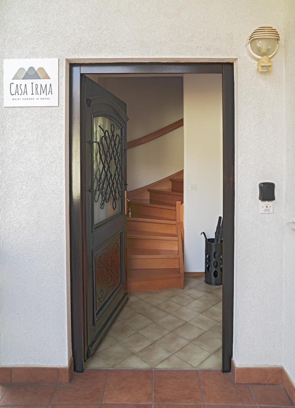 Facade/entrance