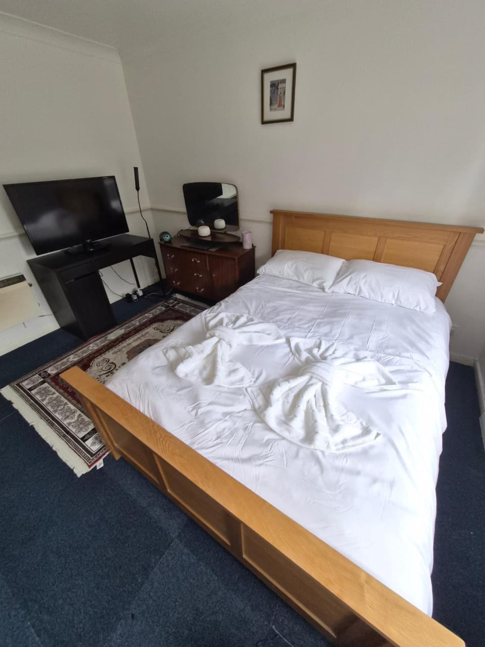 Room to Rent Edmonton green Bed and Breakfast in London