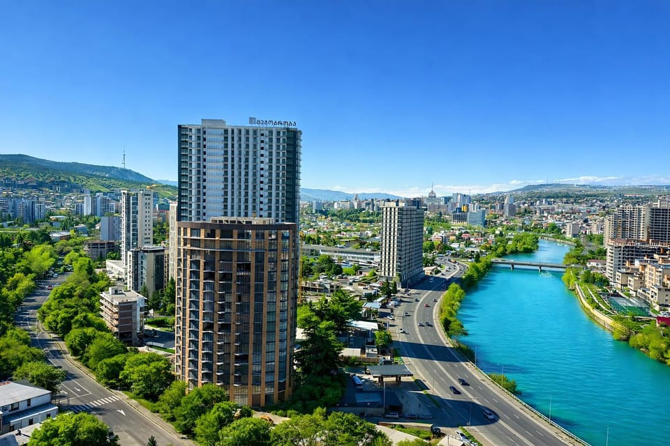 Property building, Nearby landmark, Day, Neighbourhood, Natural landscape, Bird's eye view, City view, Lake view, Mountain view, River view, Street view, Location