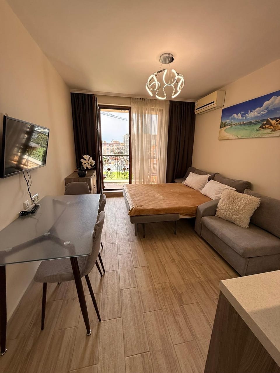 TV and multimedia, Living room, Dining area, Bedroom