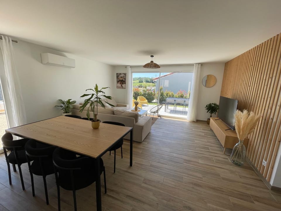 ÉLÉGANTE VILLA T4 NEUVE à AUCH Villa in Auch