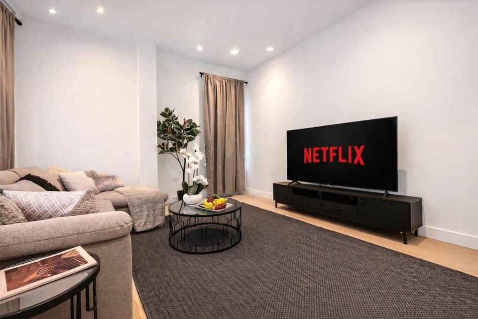 Luxury 3BR Apartment in Central Croydon Apartment in Croydon