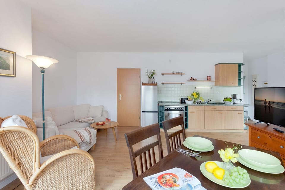 Kitchen or kitchenette, Living room, Seating area