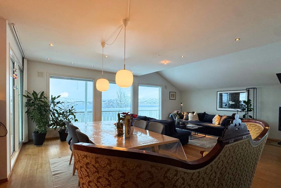 Natural landscape, Living room, Seating area, Dining area, Sea view