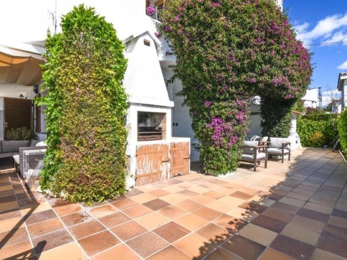 Property building, Patio, Garden, Garden view