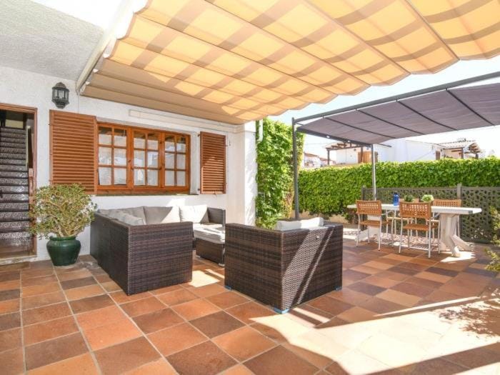 View (from property/room), Balcony/Terrace, Living room, Seating area