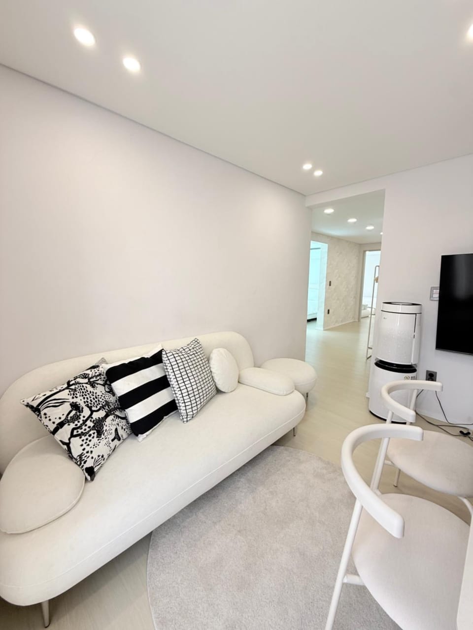 Hongdae Entrance Station 1 Min Airport Railroad Direct Spacious 3BR 2BA Entire Apartment Apartment in South Korea