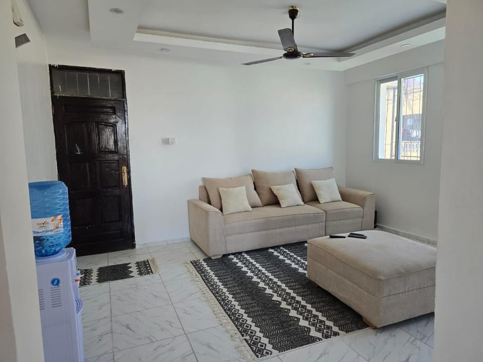 Jeff"s one bedroom Bamburi Apartment in Mombasa