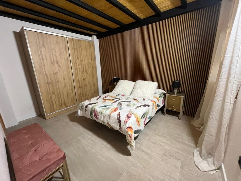 Bed, Photo of the whole room, Bedroom, wardrobe
