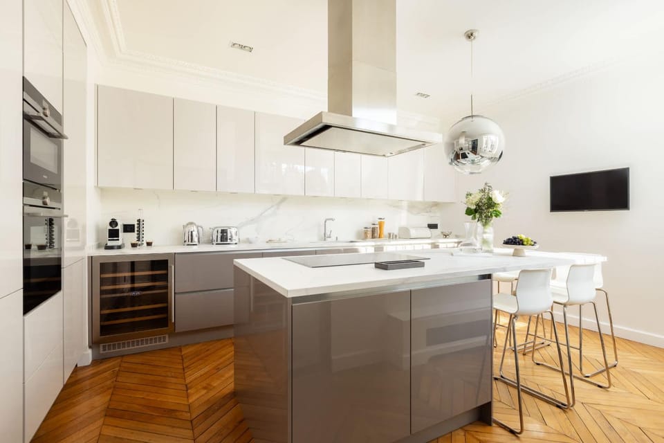 Montaigne Collection V 4BR 8PPL Duplex Apartment in Paris