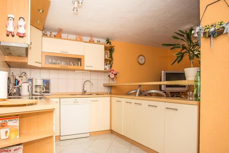 Holiday Home Katica House in Okrug Gornji