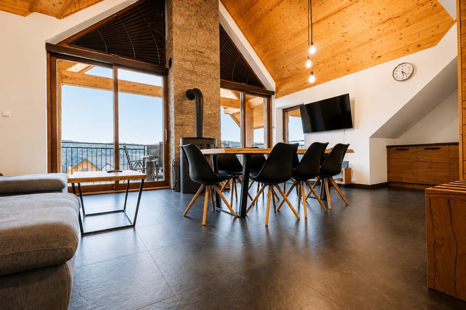 Communal lounge/ TV room, TV and multimedia, Living room, Dining area