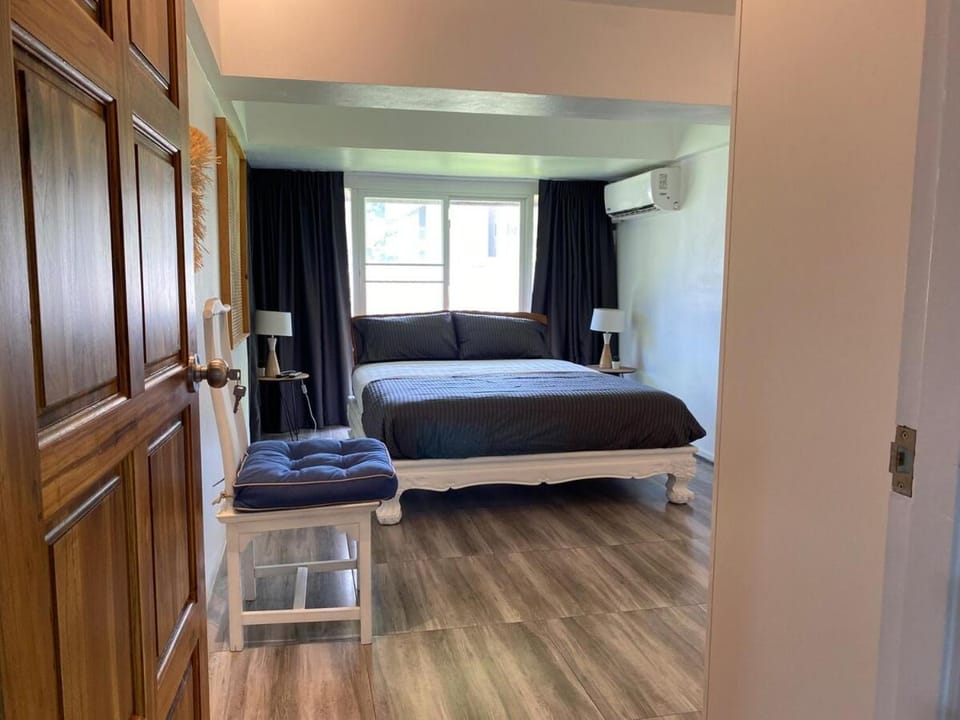 Patong OCEANFRoNT fully renovated, on beach rd Apartment in Patong