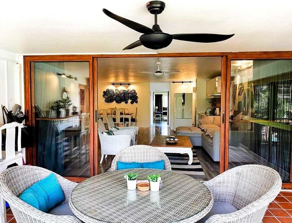 Patong OCEANFRoNT fully renovated, on beach rd Apartment in Patong