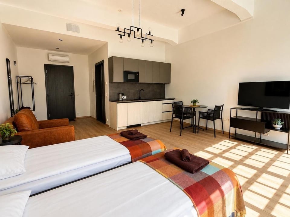 Bed, Kitchen or kitchenette